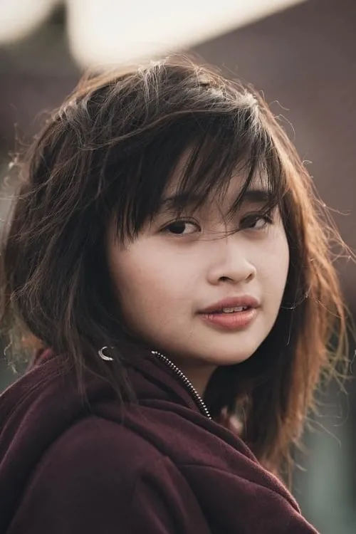 Gritte Agatha interpretando a Erti