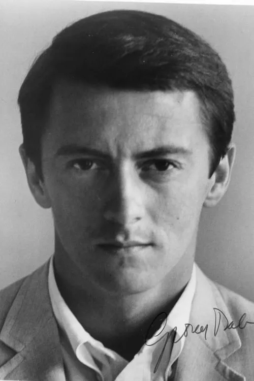 Grover Dale interpretando a Bill