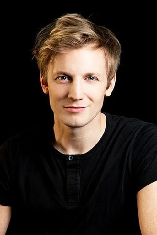 Guido Balzaretti interpretando a Hall