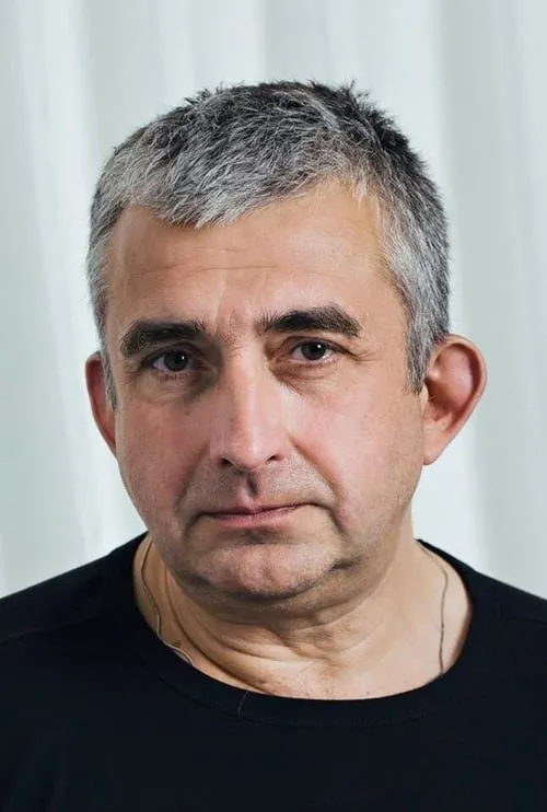 Gundars Āboliņš interpretando a Oskars