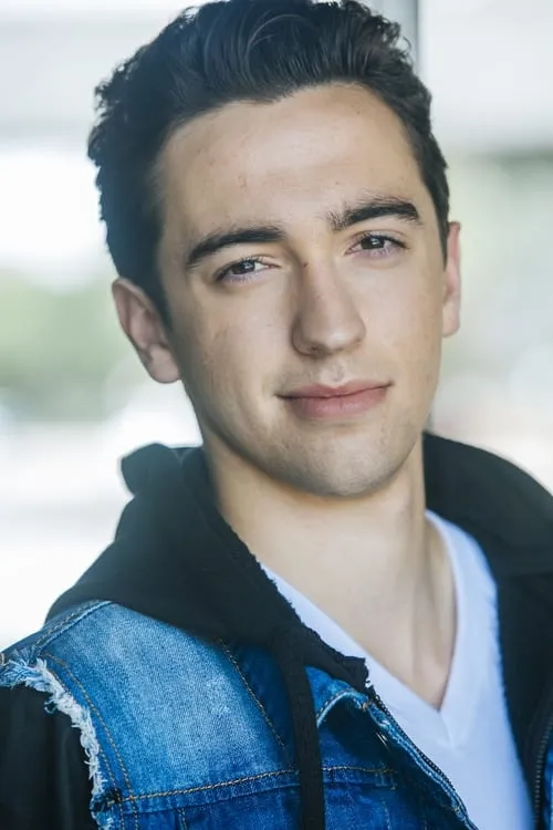 Mike Pfaff ha trabajado con Gunner Greyson en 1 ocasiones