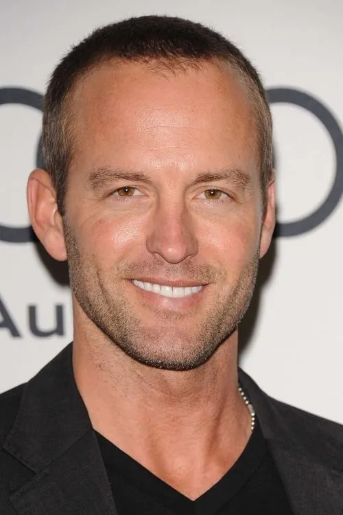 Mikayla LaShae Bartholomew ha trabajado con Gunner Wright en 1 ocasiones