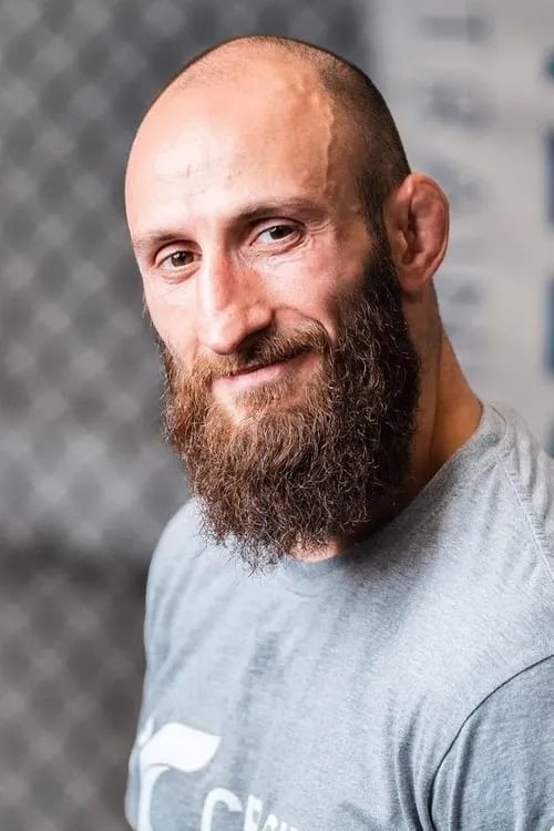 Guram Kutateladze interpretando a Self