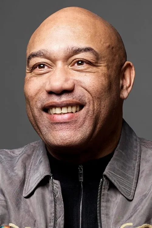 Gus Casely-Hayford — personaje: Self - Presenter