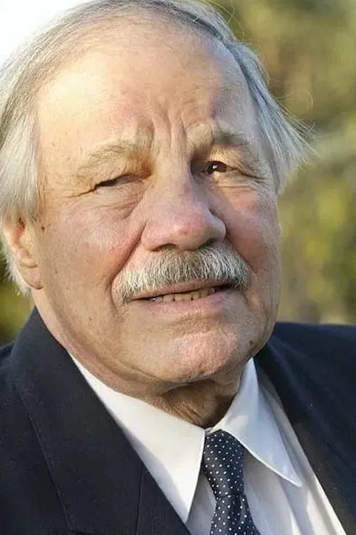 Gus Mercurio interpretando a Tyrone