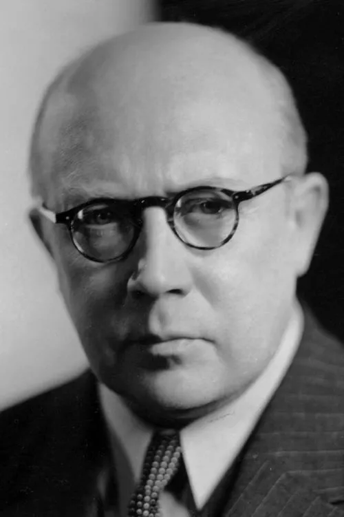 Gustaf Molander interpretando a