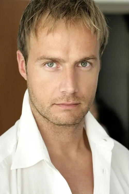 Gyula Mesterházy interpretando a Mark Miller