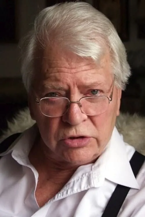 Gyula Szabó interpretando a János