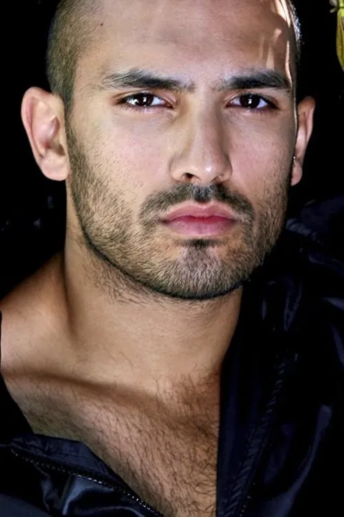 May Calamawy ha trabajado con Hadrian Howard en 1 ocasiones