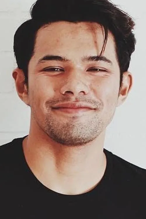 Hafreez Adam interpretando a 