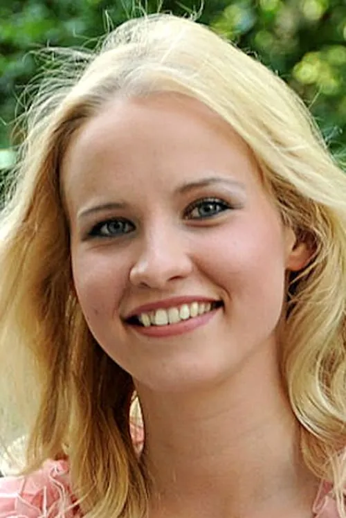 Hailey interpretando a