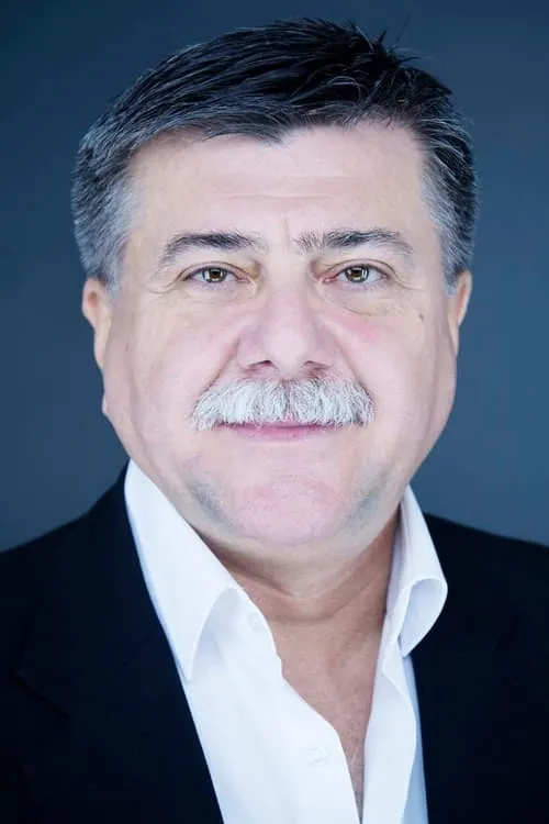 Halil Balkanlar interpretando a Hikmet