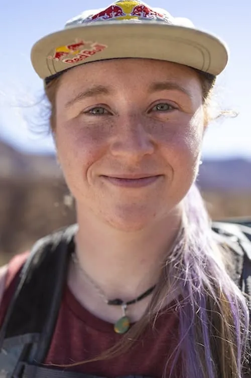 Kyle Strait ha trabajado con Hannah Bergemann en 1 ocasiones