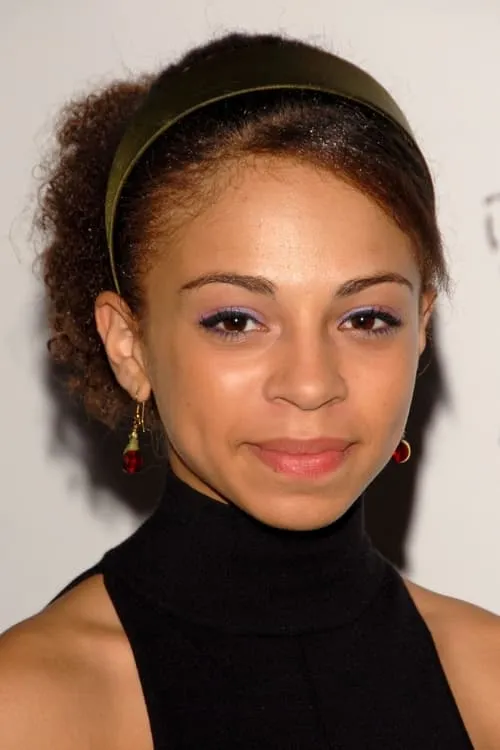 Hannah Hodson interpretando a Becca