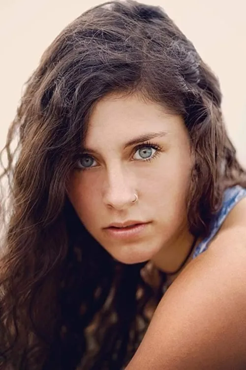 Hannah Kleeman interpretando a Carrie