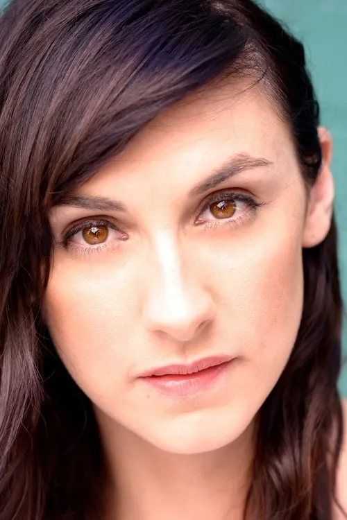 Clementine Mills ha trabajado con Hannah Raven Smith en 1 ocasiones