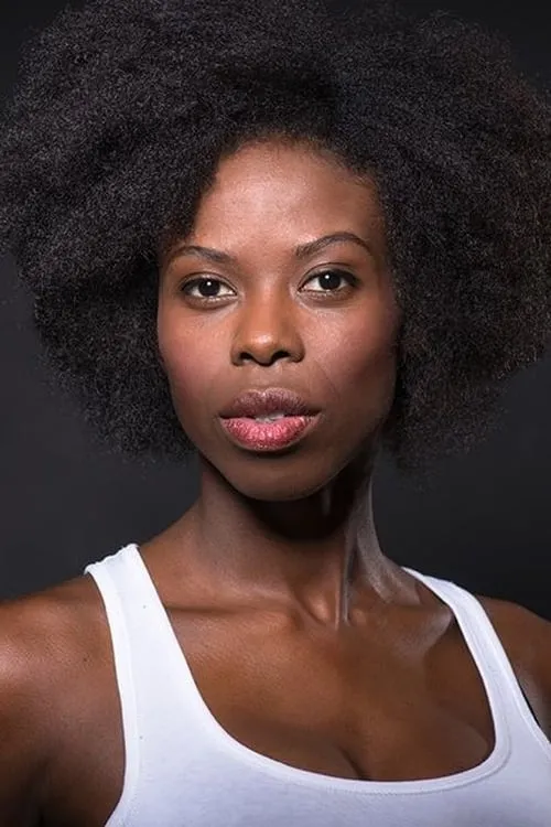 Hannan Younis interpretando a Darla Gurney