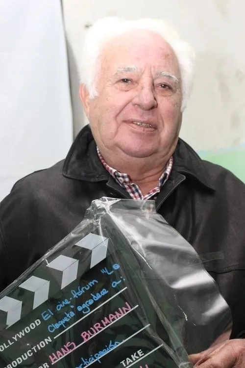 J.R. Martinez ha trabajado con Hans Burmann en 1 ocasiones