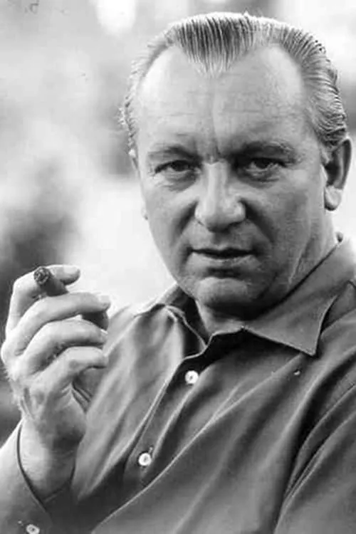 Hans Hellmut Kirst — personaje: Journalist