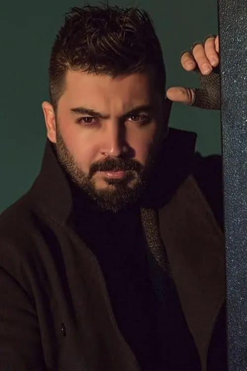 Hardi Salami interpretando a Fida