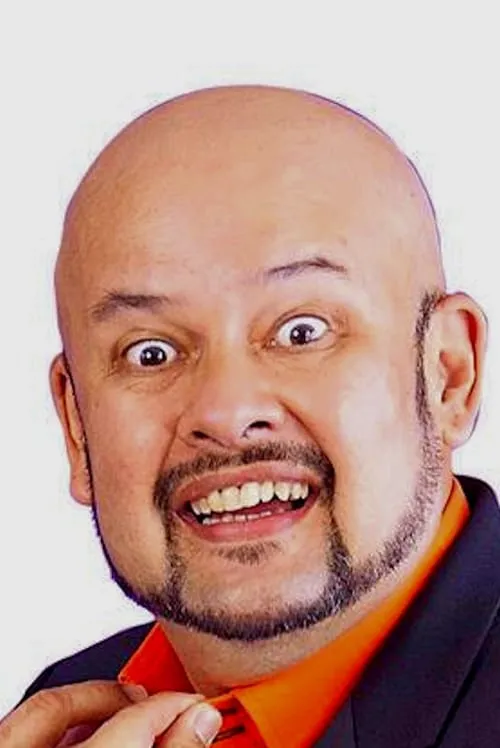 Harith Iskander interpretando a Co-pilot Grim Reaper