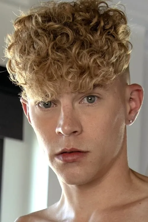 Harley Xavier interpretando a Erik VanMarkens