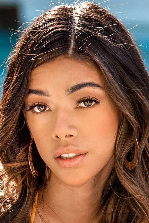 Harmony Wonder interpretando a (archive footage)