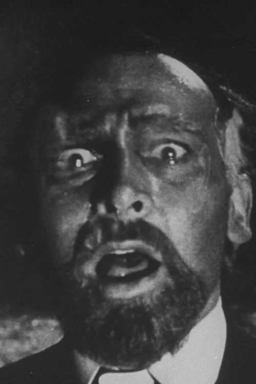 Harold Gordon interpretando a Rabbi Roth