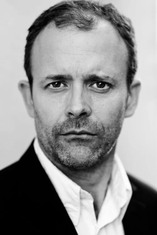 Lia Williams ha trabajado con Harry Burton en 2 ocasiones