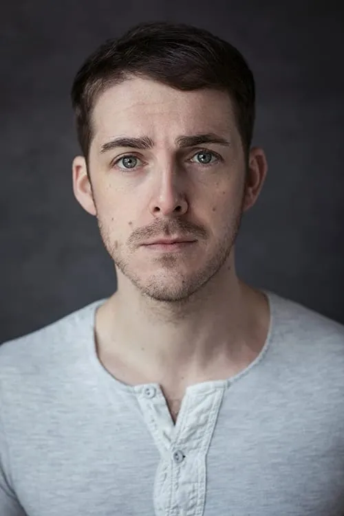 Harry Hepple interpretando a Ludo / Remi