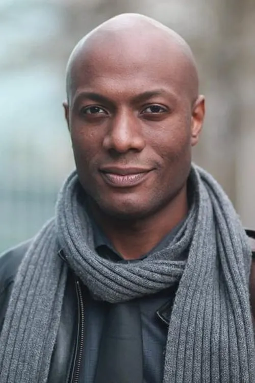 Harry Roselmack interpretando a Self