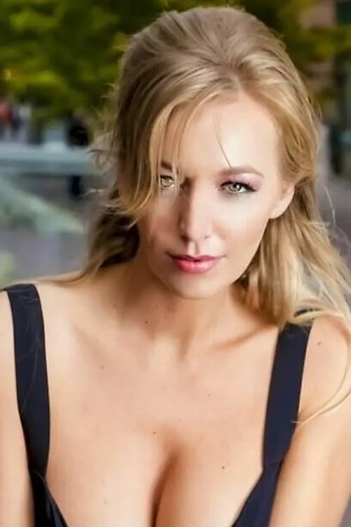 Frank Hesketh ha trabajado con Hayley-Marie Coppin en 2 ocasiones