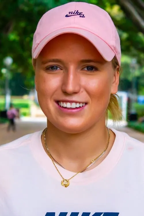 Noah Nayef ha trabajado con Hayley Wilson en 2 ocasiones