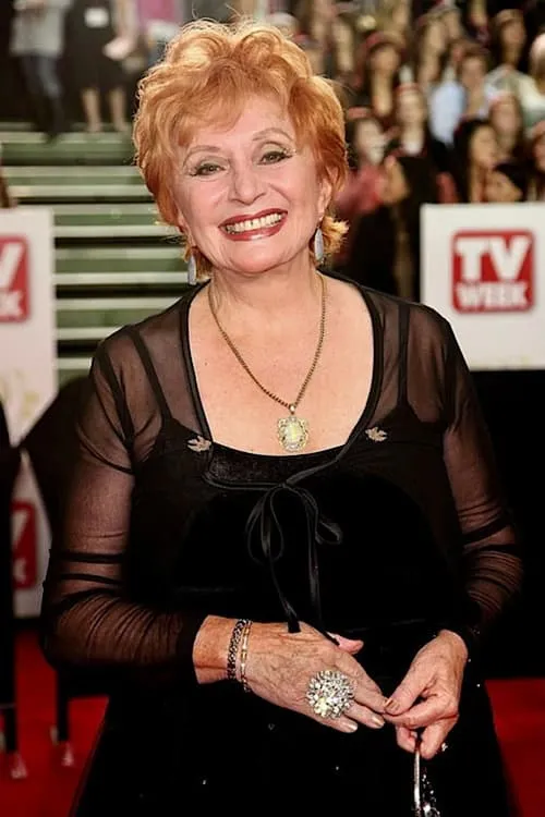 Nikhil Singh ha trabajado con Hazel Phillips en 1 ocasiones