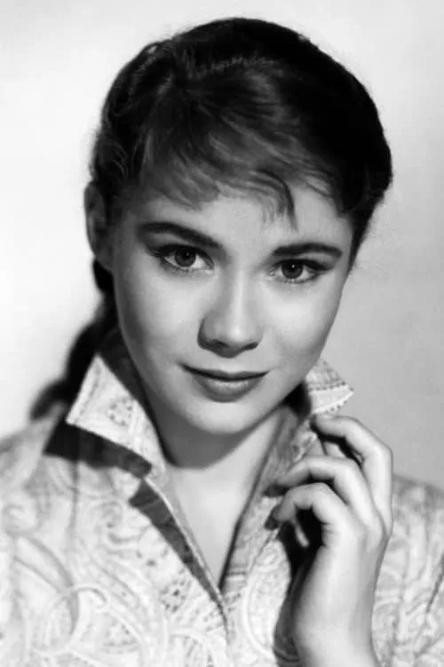 Heather Sears interpretando a Ann Fulton