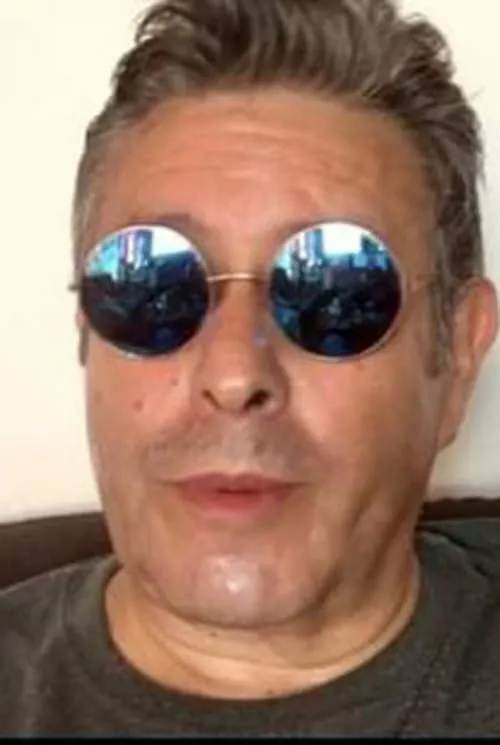 Gabriela Guzmán ha trabajado con Hector Lee en 1 ocasiones