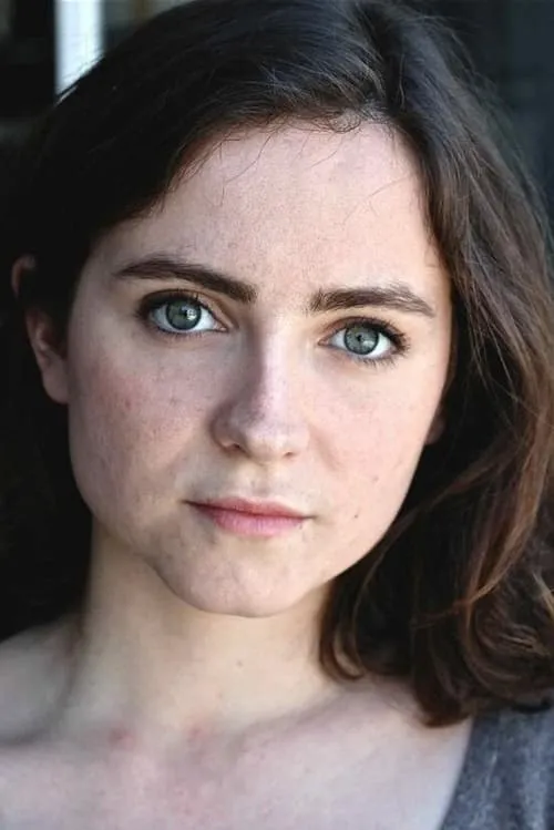 Hélène Bressiant interpretando a 