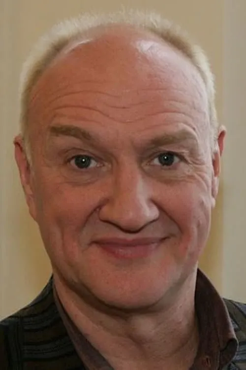 Henk Poort interpretando a Sergeant sr.