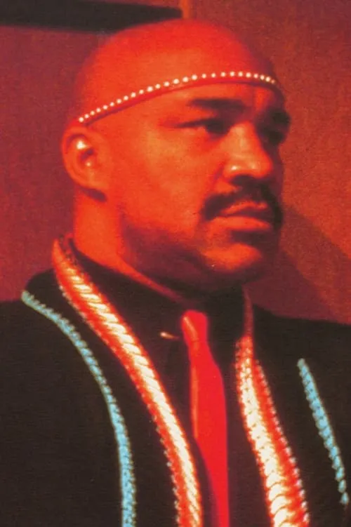 Henry Judd Baker interpretando a Xavier