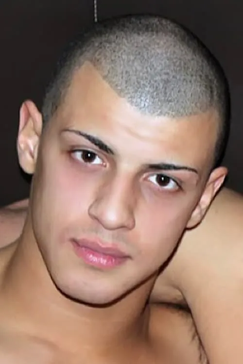 Henry Samson interpretando a