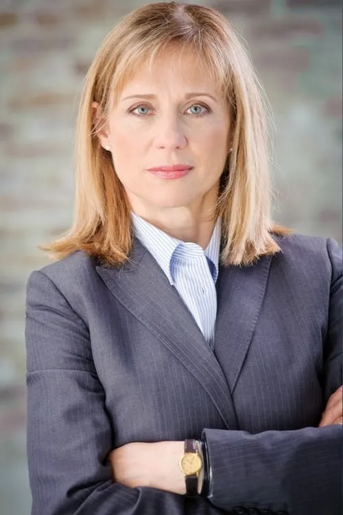 Hilary Strang en su biografía y filmografía