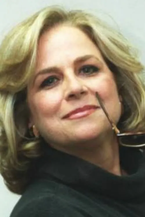 Hildegard Angel interpretando a 