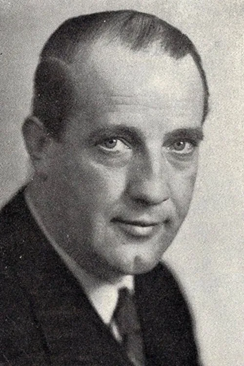 Hilding Rolin interpretando a John Malmin