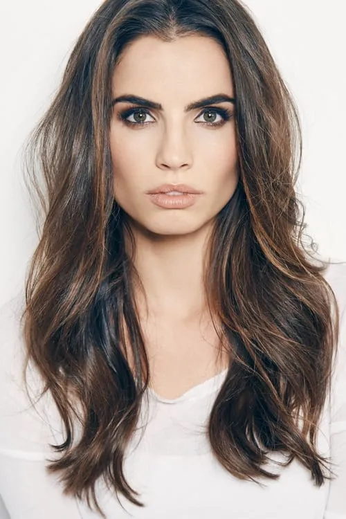 Hilty Bowen interpretando a Sofia