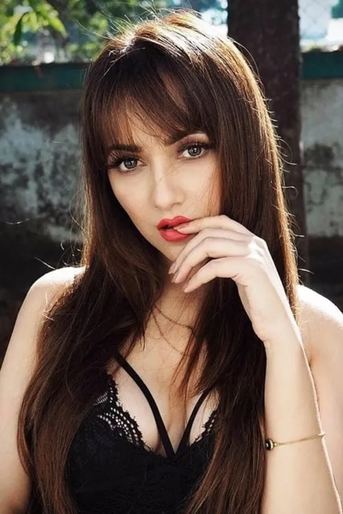 Himani Sharma — personaje: Neha