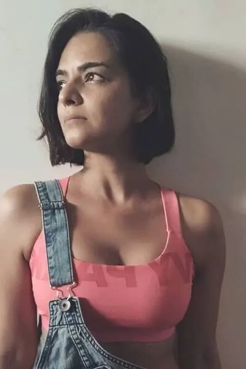 Himanshi Choudhry en su biografía y filmografía