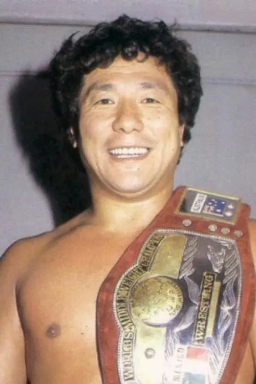 Hiroaki Hamada interpretando a Gran Hamada