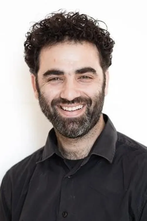 Hisham Suliman — personaje: Ahmed