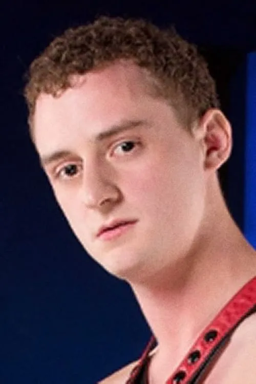 Holden Phillips interpretando a 