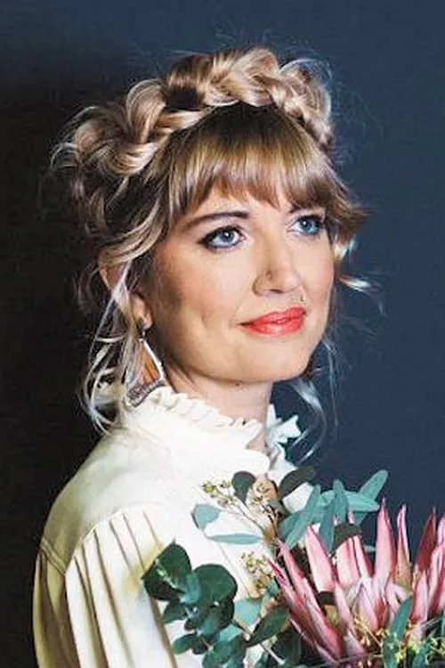 Holly Ringland — personaje: Self - Host